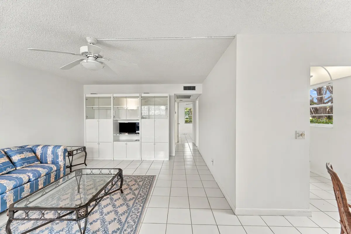 06_living room at 116 LYNDHURST F 116, Deerfield Beach