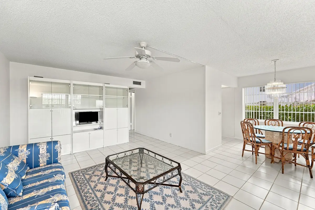 07_living room at 116 LYNDHURST F 116, Deerfield Beach