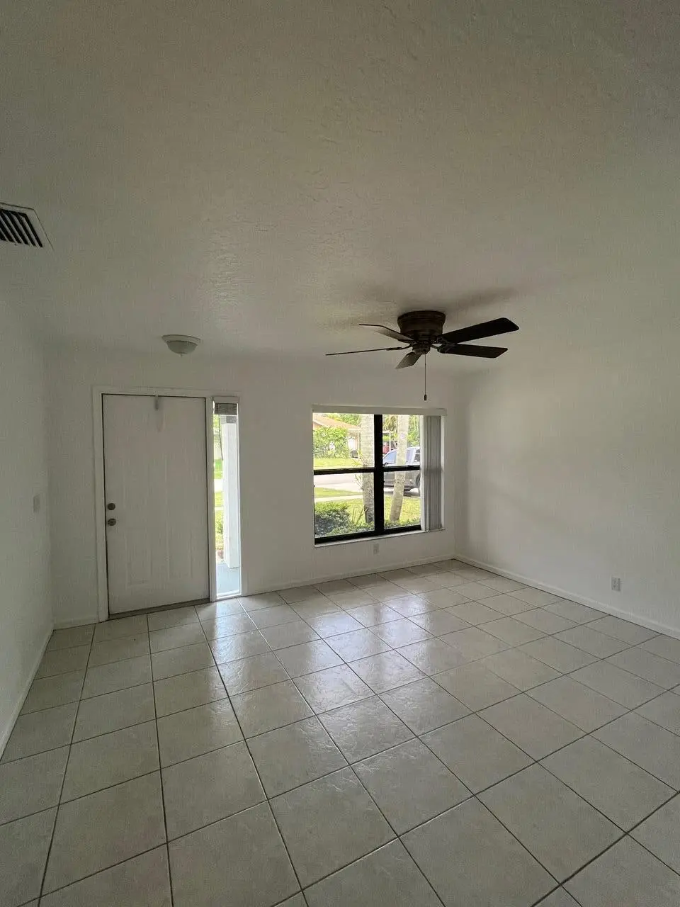 Family room at 1101 STAGHORN Street, Wellington