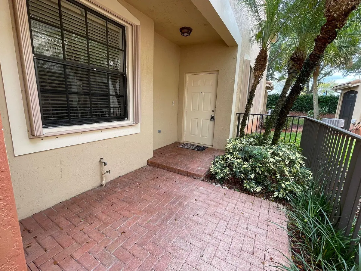 4851 3 at 4158 FOREST Drive, Weston