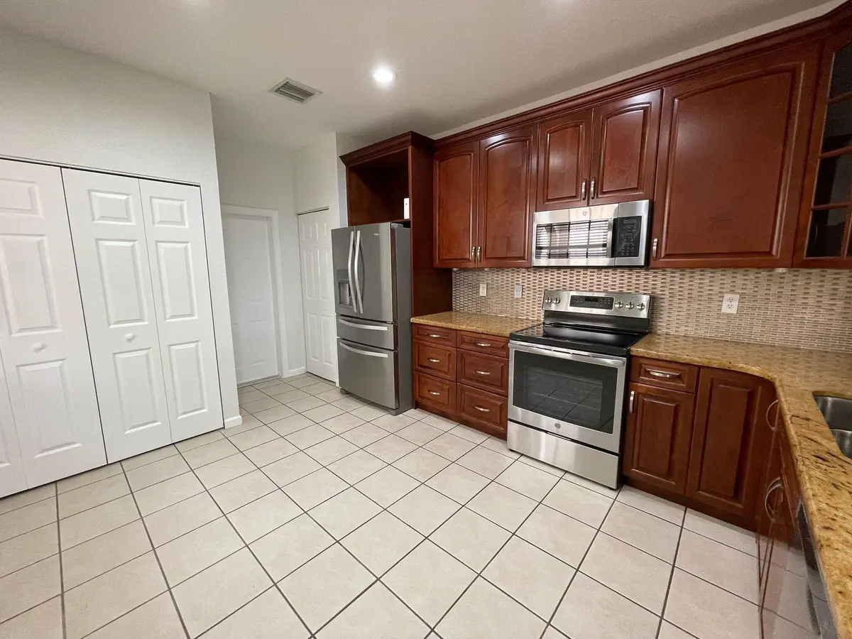 WhatsApp Image 2023-04-19 at 15.04.13 at 4158 FOREST Drive, Weston