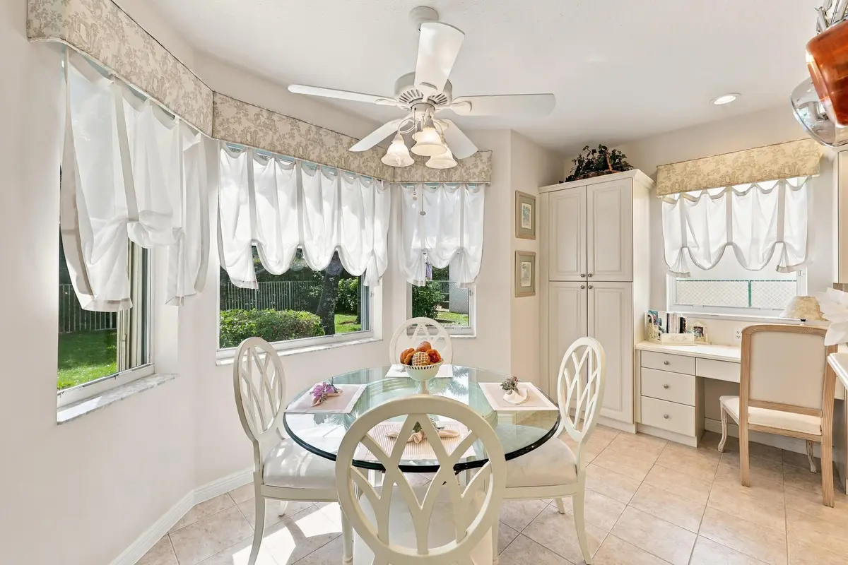 453A3243 at 6346 Stonehurst Circle, Lake Worth