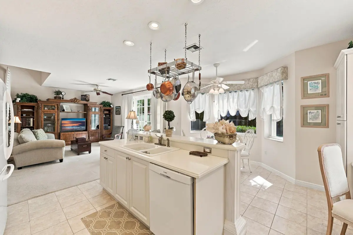 453A3268 at 6346 Stonehurst Circle, Lake Worth