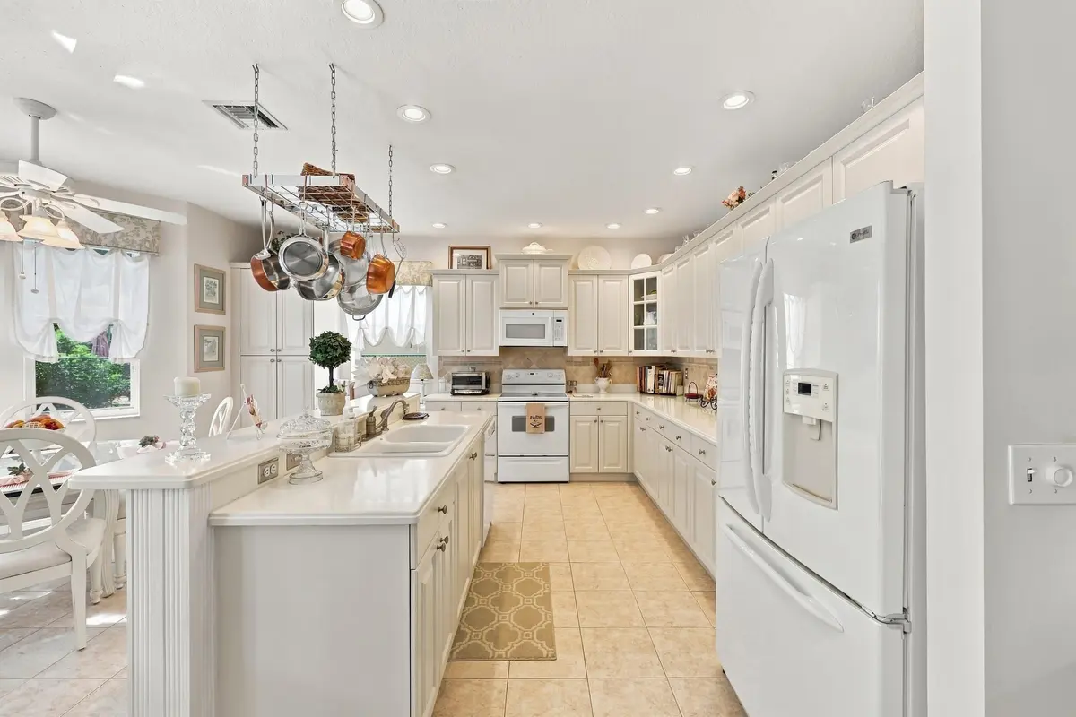 453A3273 at 6346 Stonehurst Circle, Lake Worth