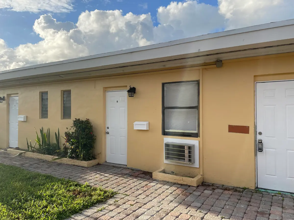 Exterior at 3300 Broadway Avenue 2, West Palm Beach