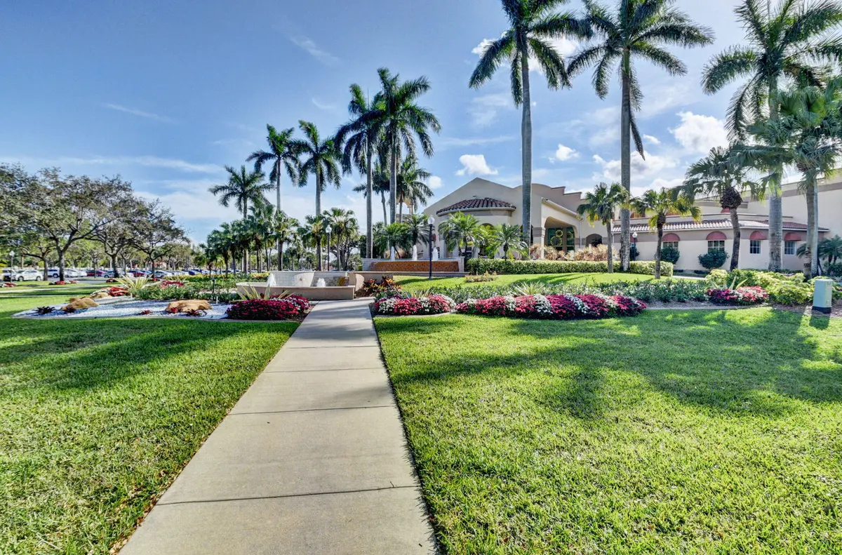 37-web-or-mls-51_dsc_4990_1_2_3_4 at 5952 Regal Glen Drive 203, Boynton Beach