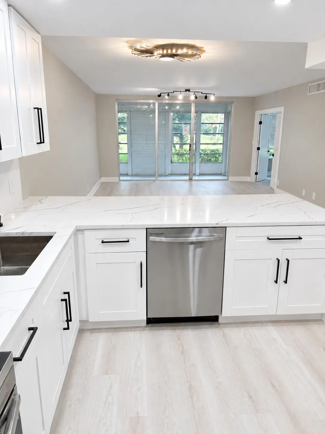 Palm Kitchen 4 at 3900 Oaks Clubhouse Drive 101, Pompano Beach