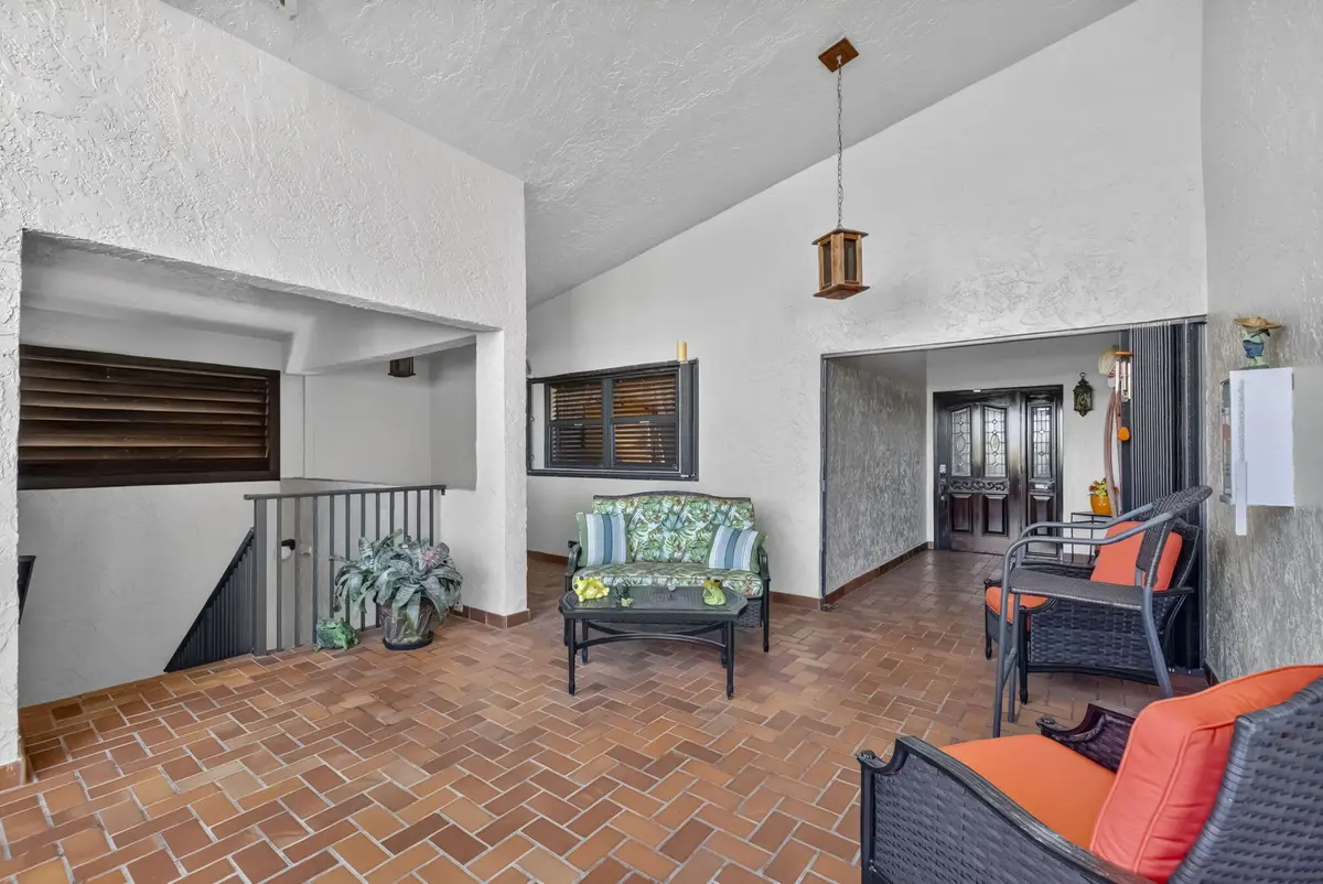2-web-or-mls-8I8A1454 at 3208 SE 12TH Street 301, Pompano Beach