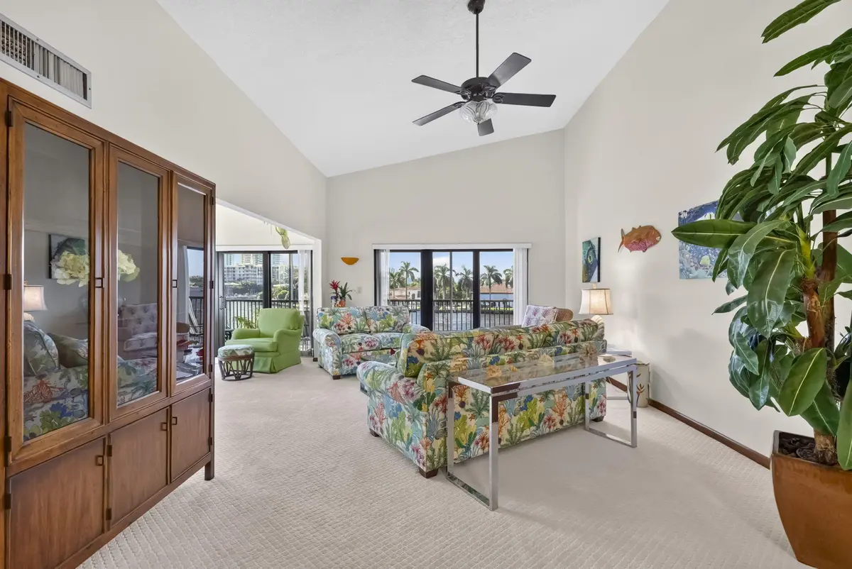 6-web-or-mls-8I8A1267 at 3208 SE 12TH Street 301, Pompano Beach