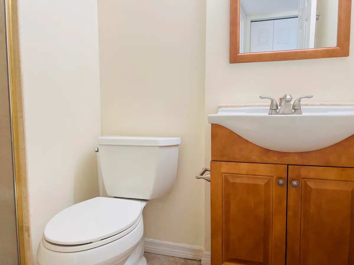 Bath II at 500 Executive Center Drive 5H, West Palm Beach