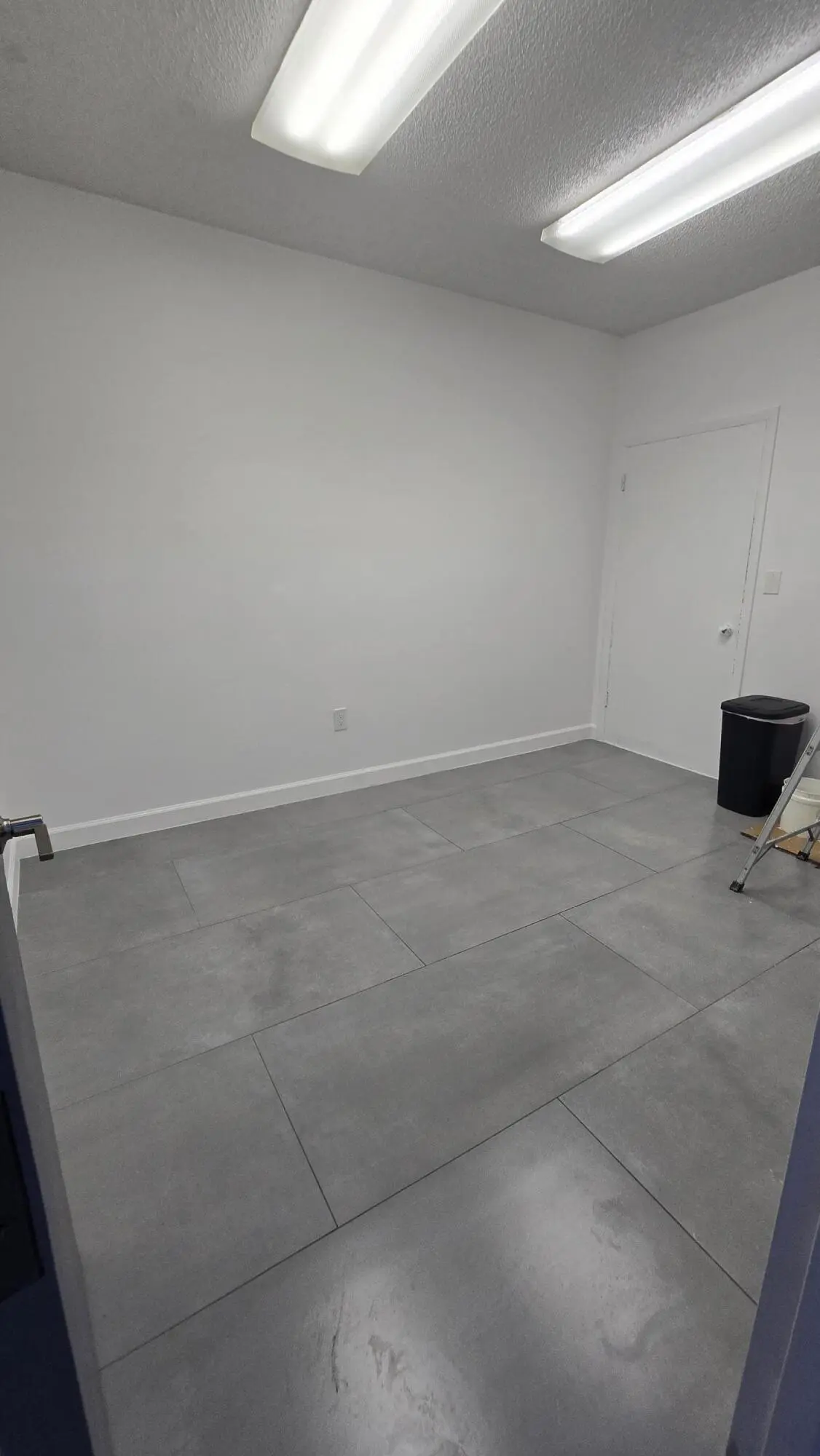 9x12 unit 214 interior at 1918 HARRISON Street 214, Hollywood