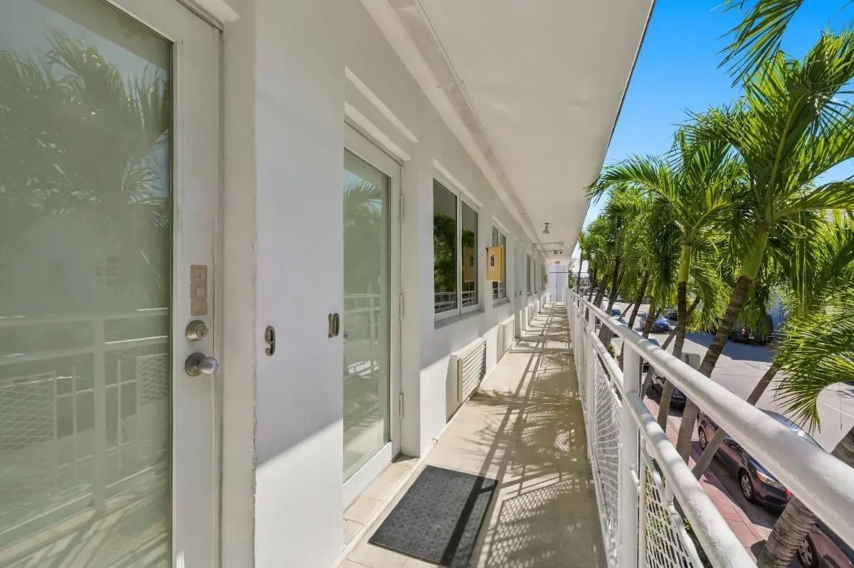 002_023_DSC09438_MLS at 745 13th Street 10, Miami Beach