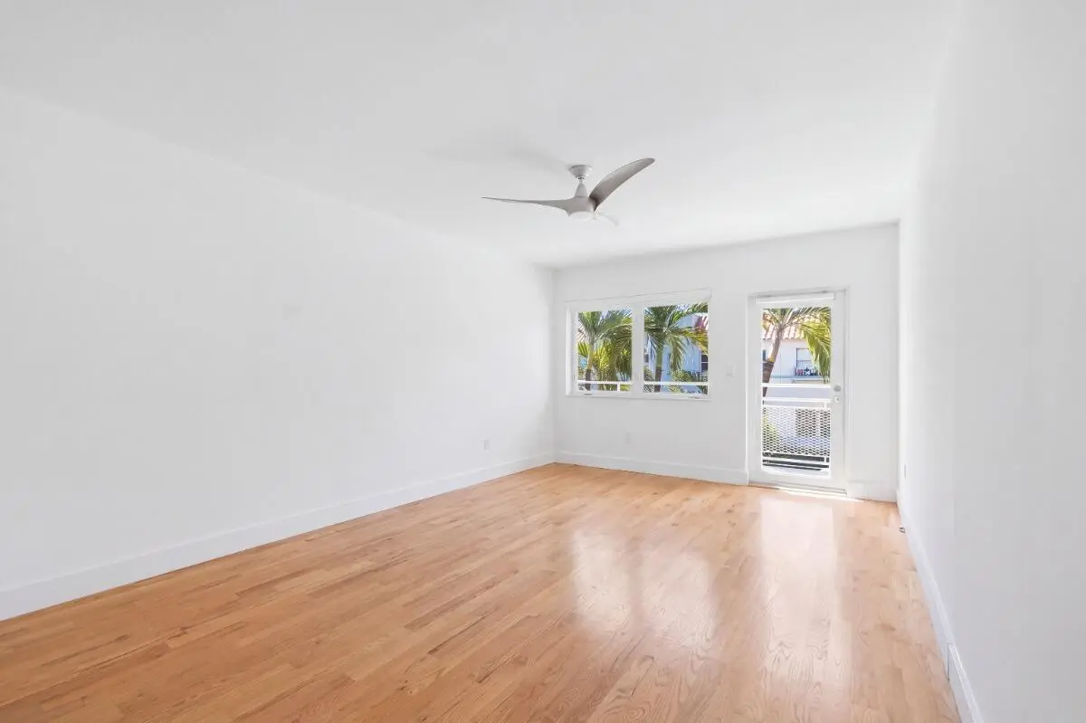 006_007_DSC09363_MLS at 745 13th Street 10, Miami Beach
