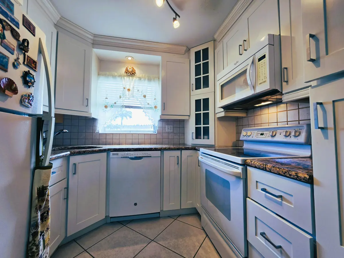 Kitchen at 2747 Dudley Drive C, West Palm Beach