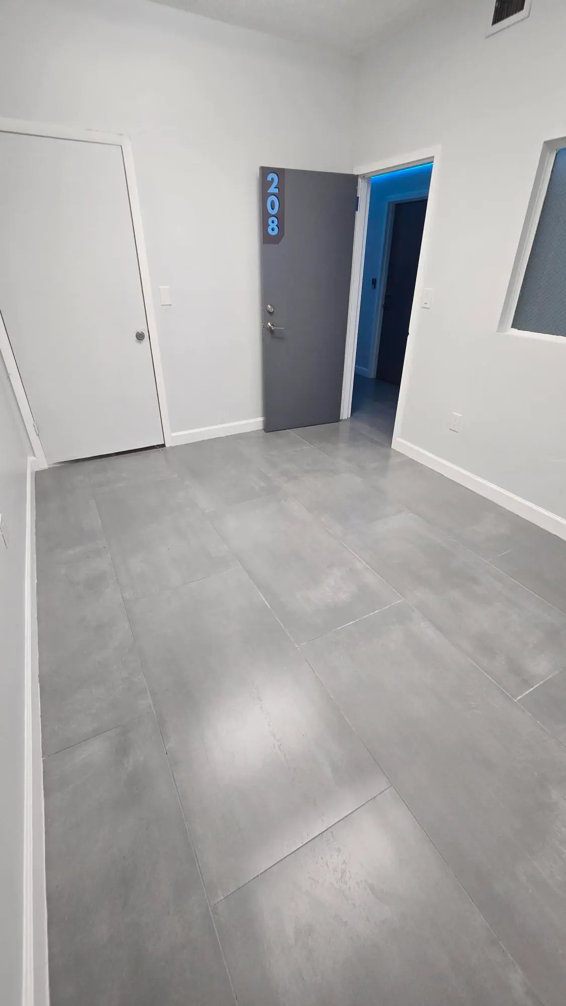 Unit 208 corner at 1918 HARRISON Street 208, Hollywood