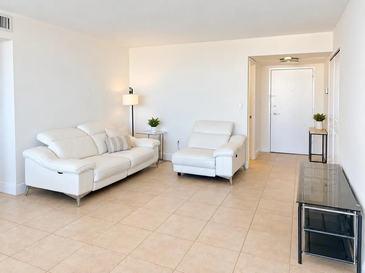 living room at 2751 S OCEAN Drive 1703N, Hollywood