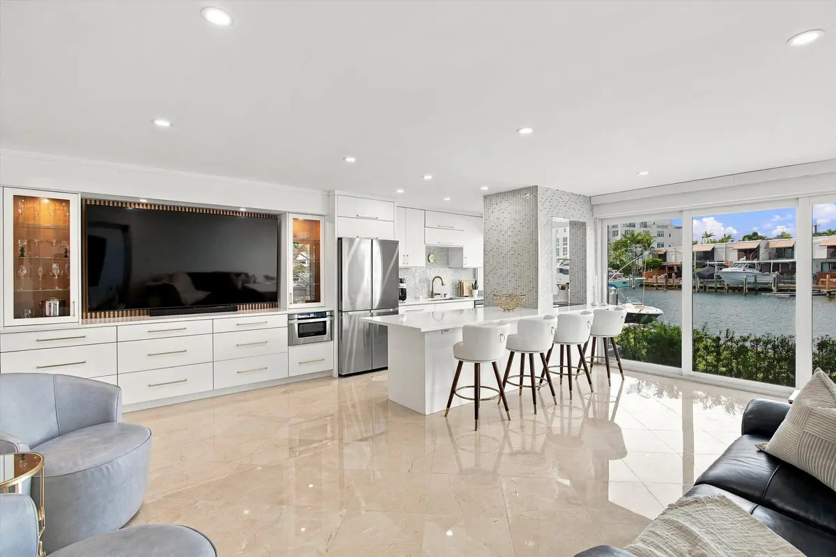 16-photo-d-39 at 180 Isle Of Venice Drive 102, Fort Lauderdale