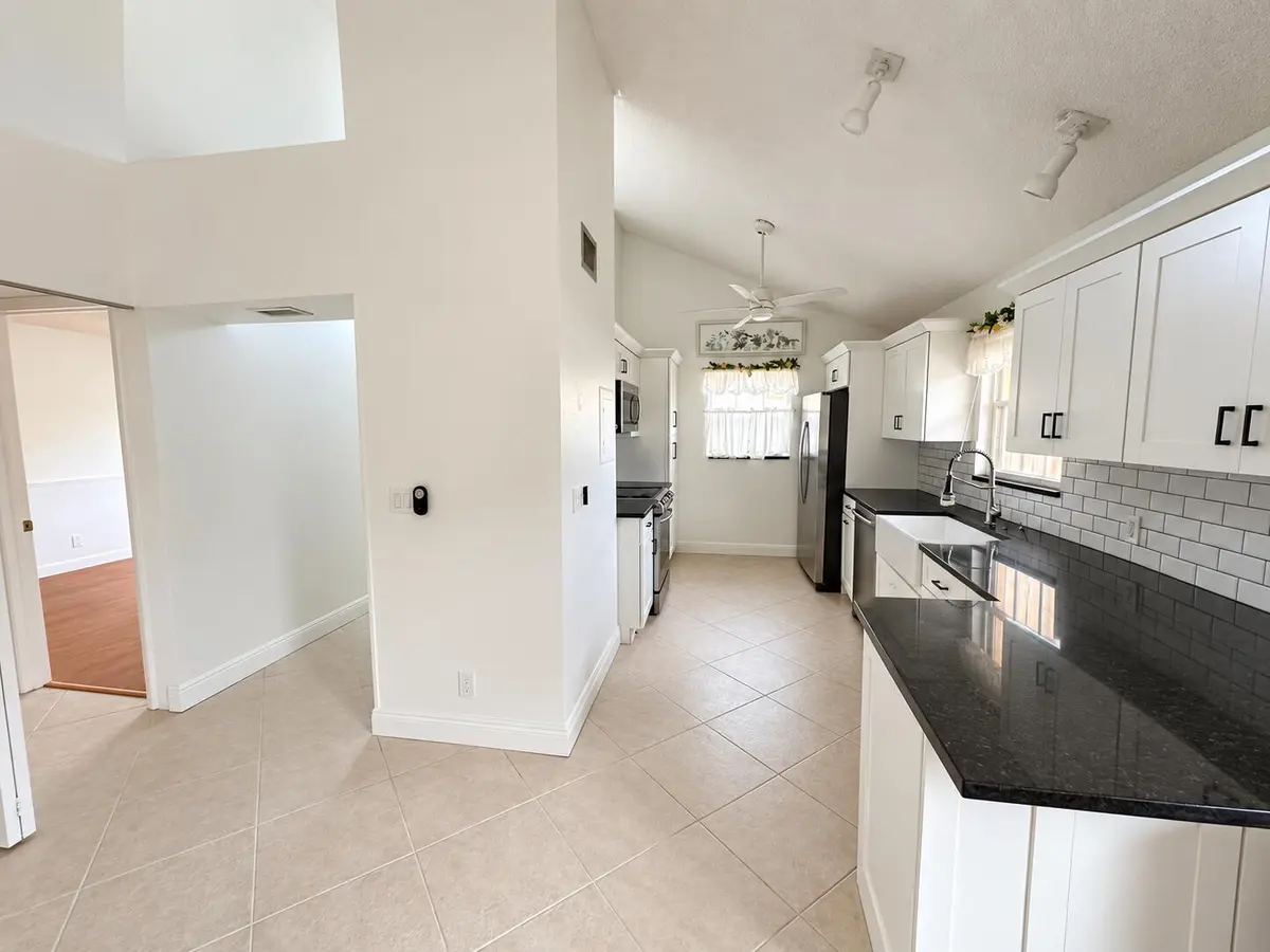 Kitchen at 291 MAPLECREST Circle, Jupiter