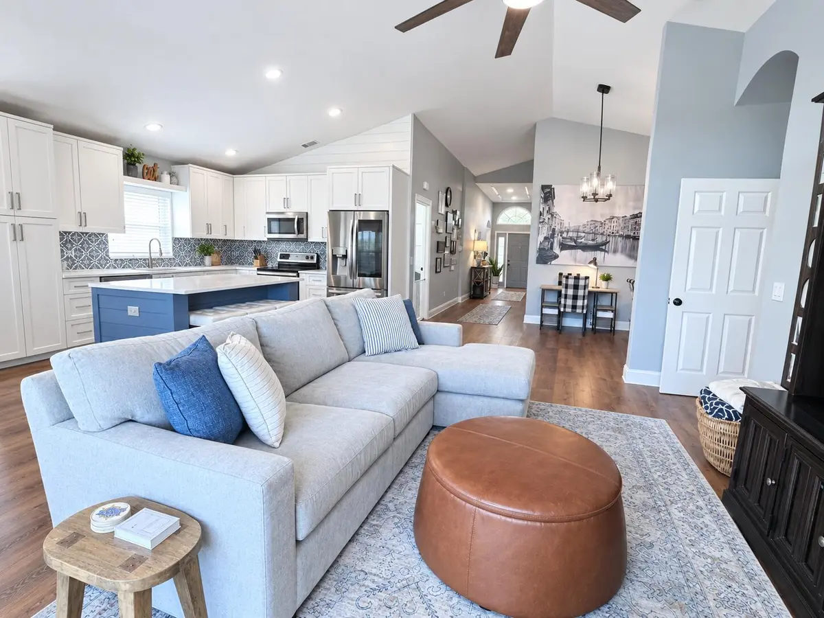 Living/Kitchen Area at 3645 Miramontes Circle, Wellington