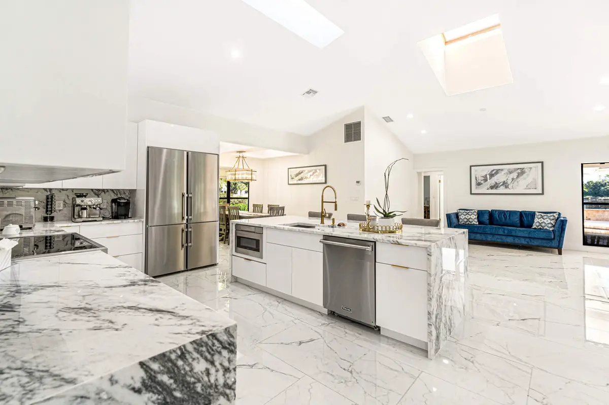 kitchen island at 17950 MILBURN Way, Boca Raton