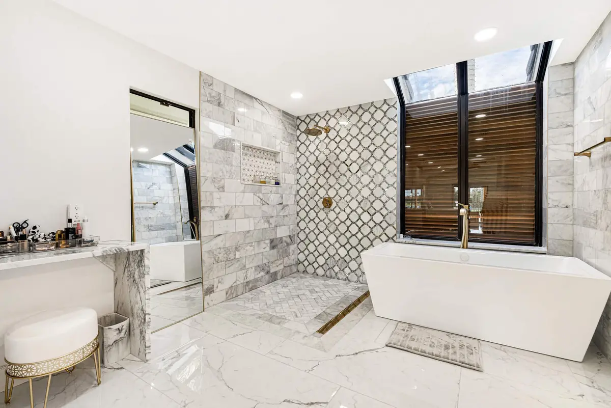 master bath at 17950 MILBURN Way, Boca Raton
