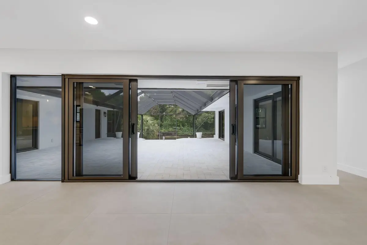 Photo 13 at 550 SW 6TH Avenue, Boca Raton