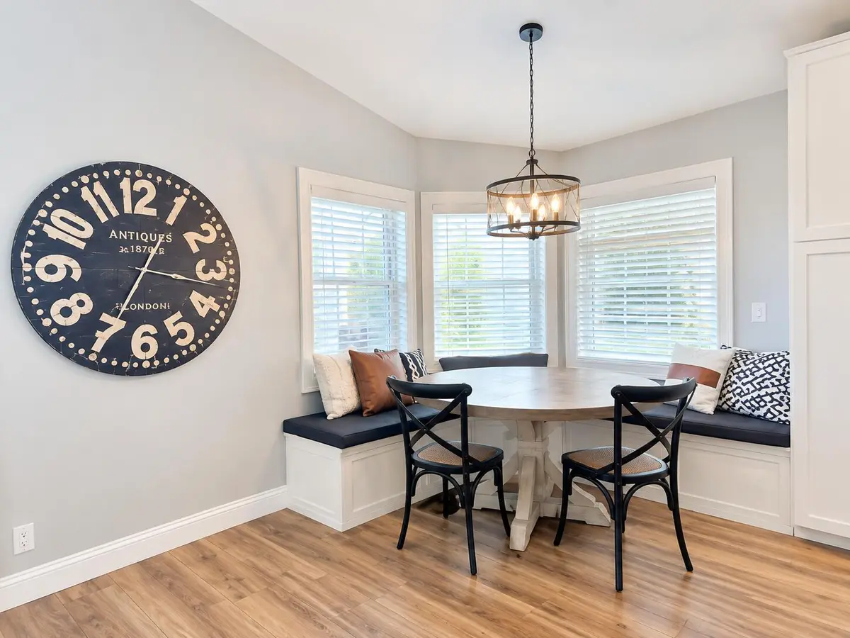 Eat-in Kitchen at 3645 Miramontes Circle, Wellington