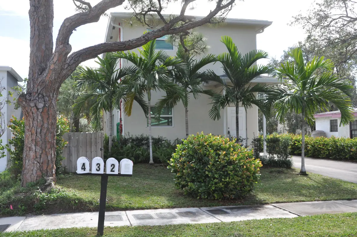 7A04BF85-B5E9-4EBF-ADB4-83117B96E691 at 1216 NW 6th Court 3, Fort Lauderdale