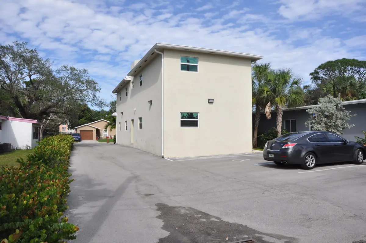 2CAC6B41-BDC9-4C90-8B73-15A6ED023D1B at 1216 NW 6th Court 3, Fort Lauderdale