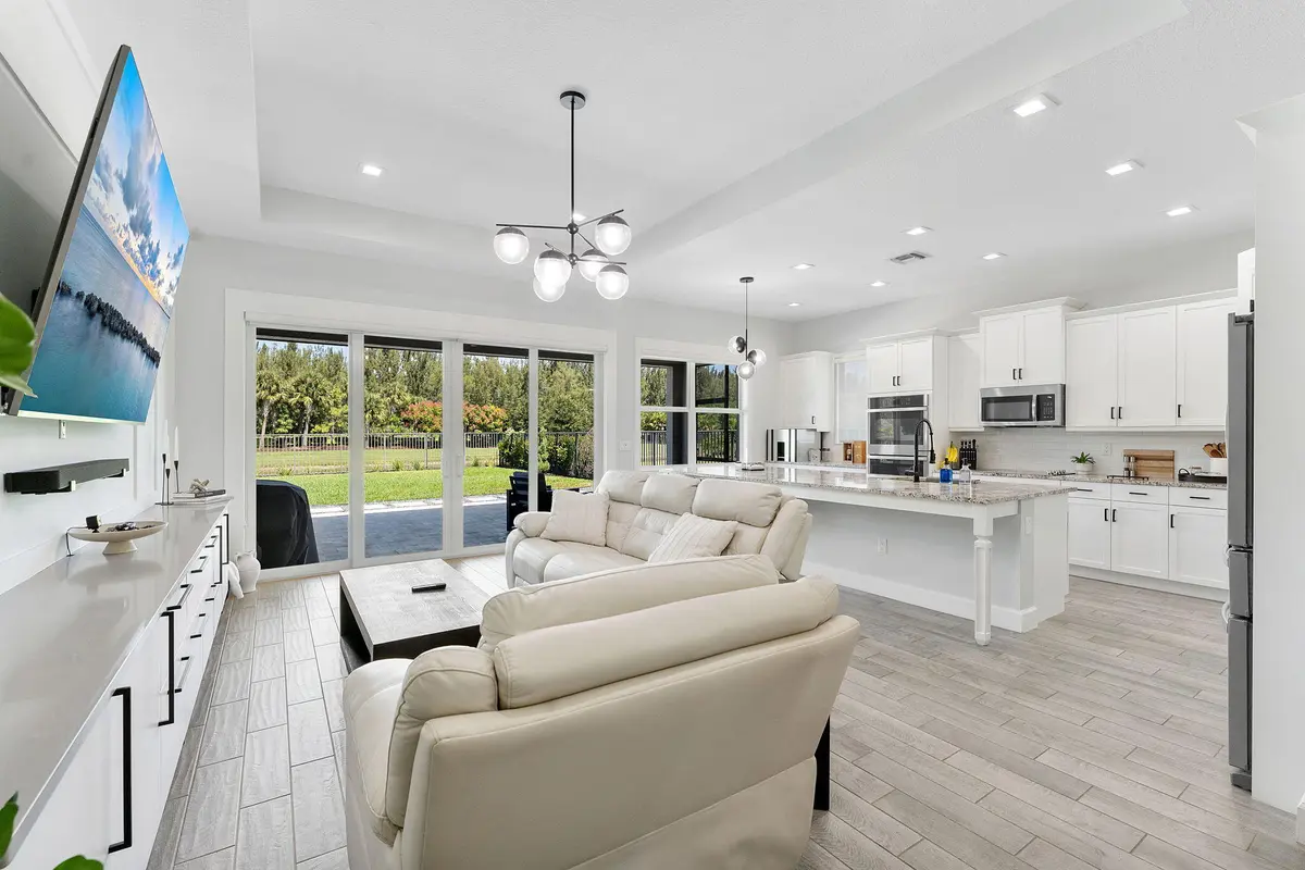 22-web-or-mls-DSC02495 at 15606 Goldfinch Circle, Westlake