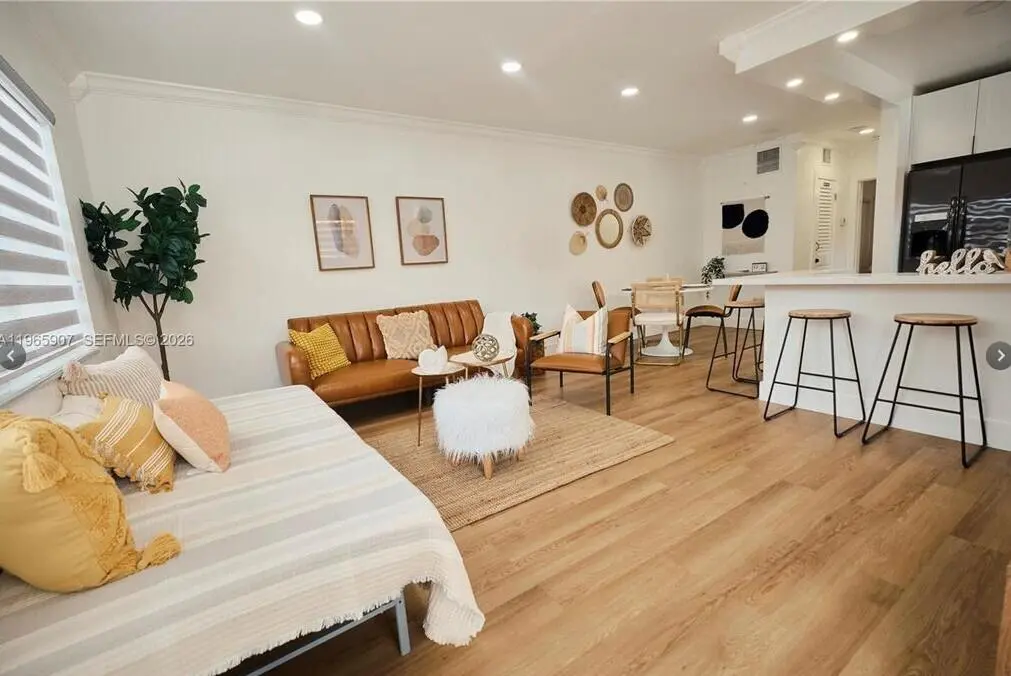 pic 2 at 1232 SW 30TH Place 1232, Miami