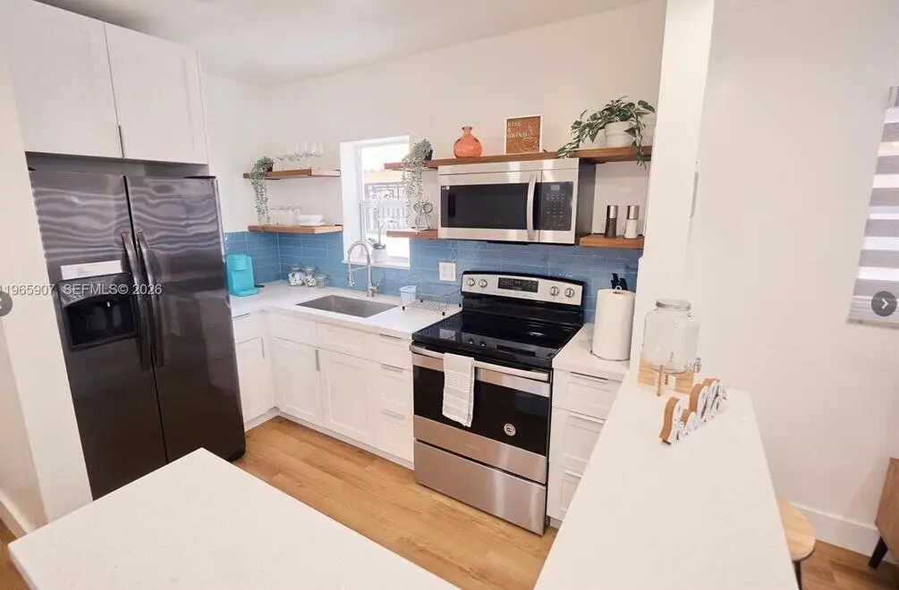 pic 3 at 1232 SW 30TH Place 1232, Miami