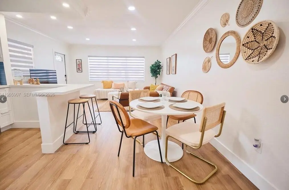 pic 4 at 1232 SW 30TH Place 1232, Miami