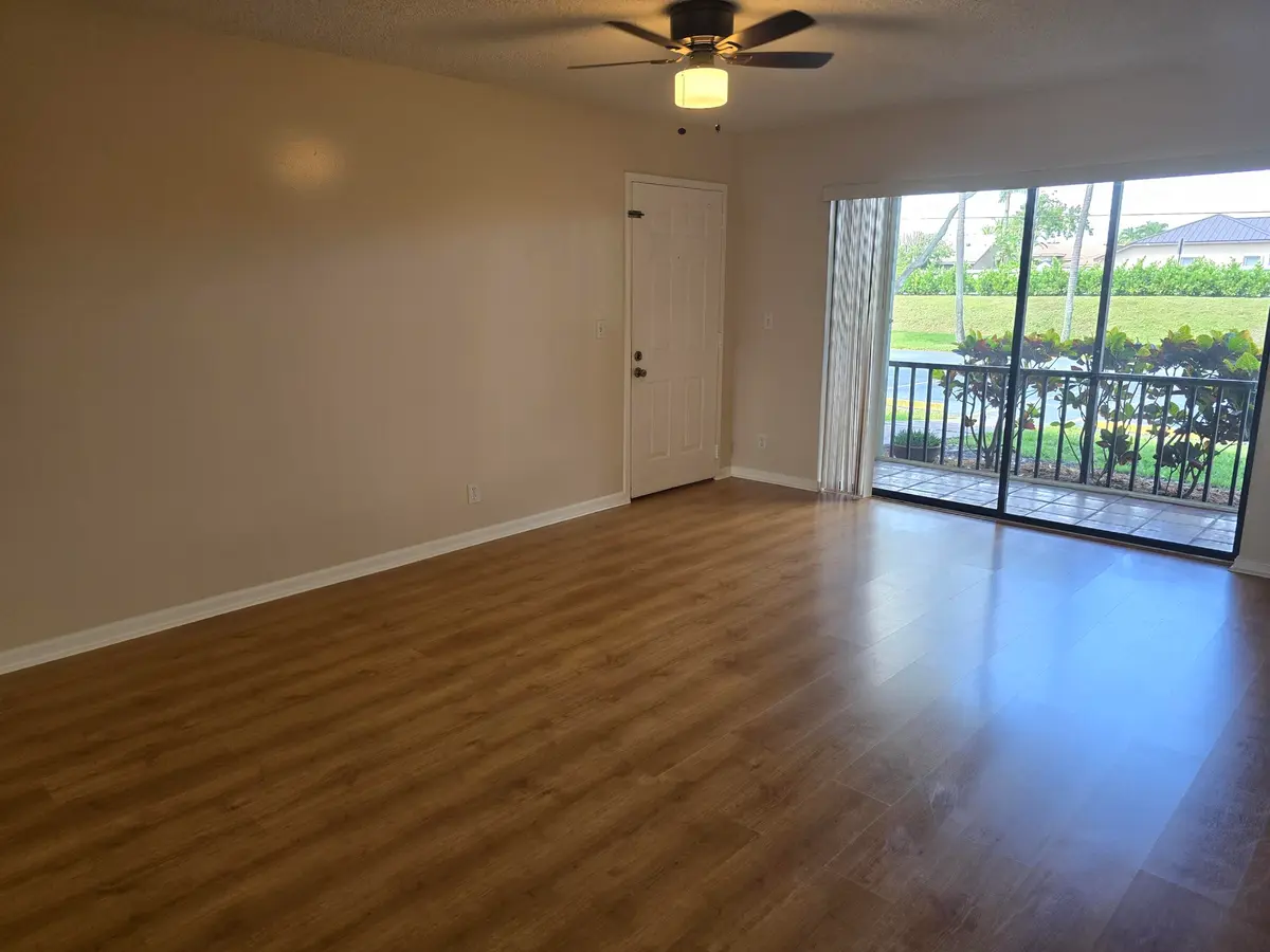great room at 9785 PINEAPPLE TREE Drive 102, Boynton Beach
