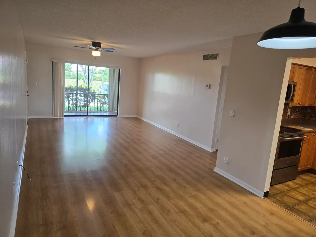 great room at 9785 PINEAPPLE TREE Drive 102, Boynton Beach