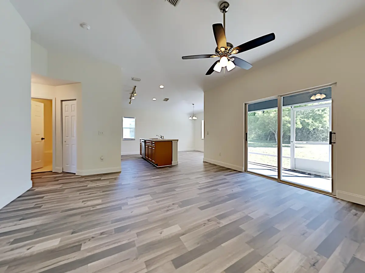 1000007.2052 Se Heathwood Circle.Photo_7 at 2052 SE HEATHWOOD Circle, Port St. Lucie