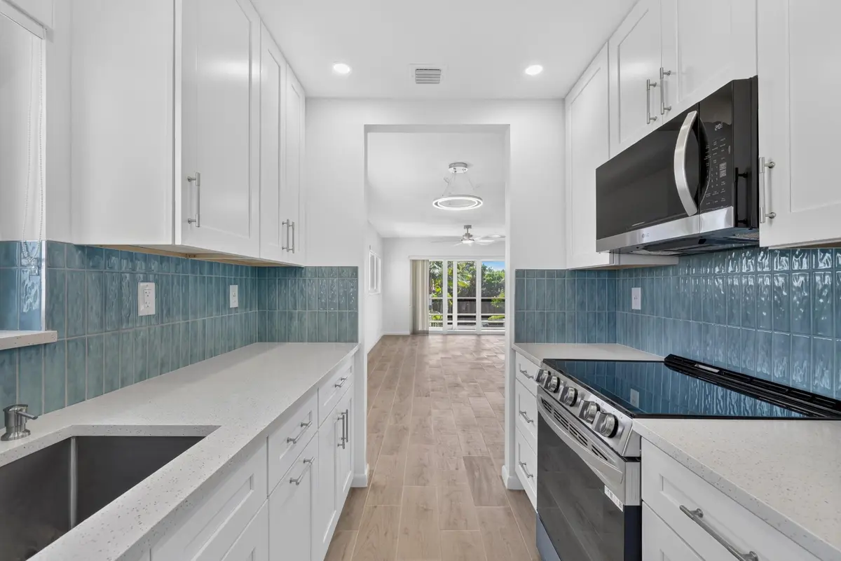 11-8I8A1867 at 331 SW 8TH 3F, Boca Raton