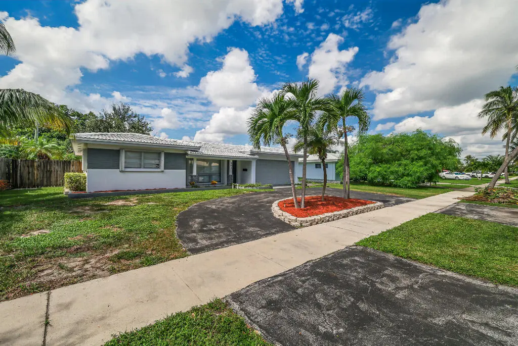 42666_03_image-197558_10.14.2026 at 461 SE 3RD Avenue, Pompano Beach