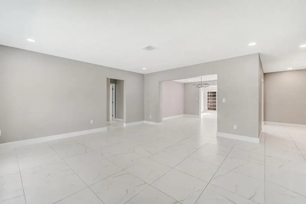 42666_06_image-197561_10.14.2026 at 461 SE 3RD Avenue, Pompano Beach