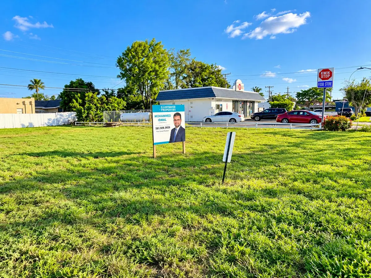 Sunny Vacant Lot by Kwik Stop at 1616 N Dixie Highway, Lake Worth Beach