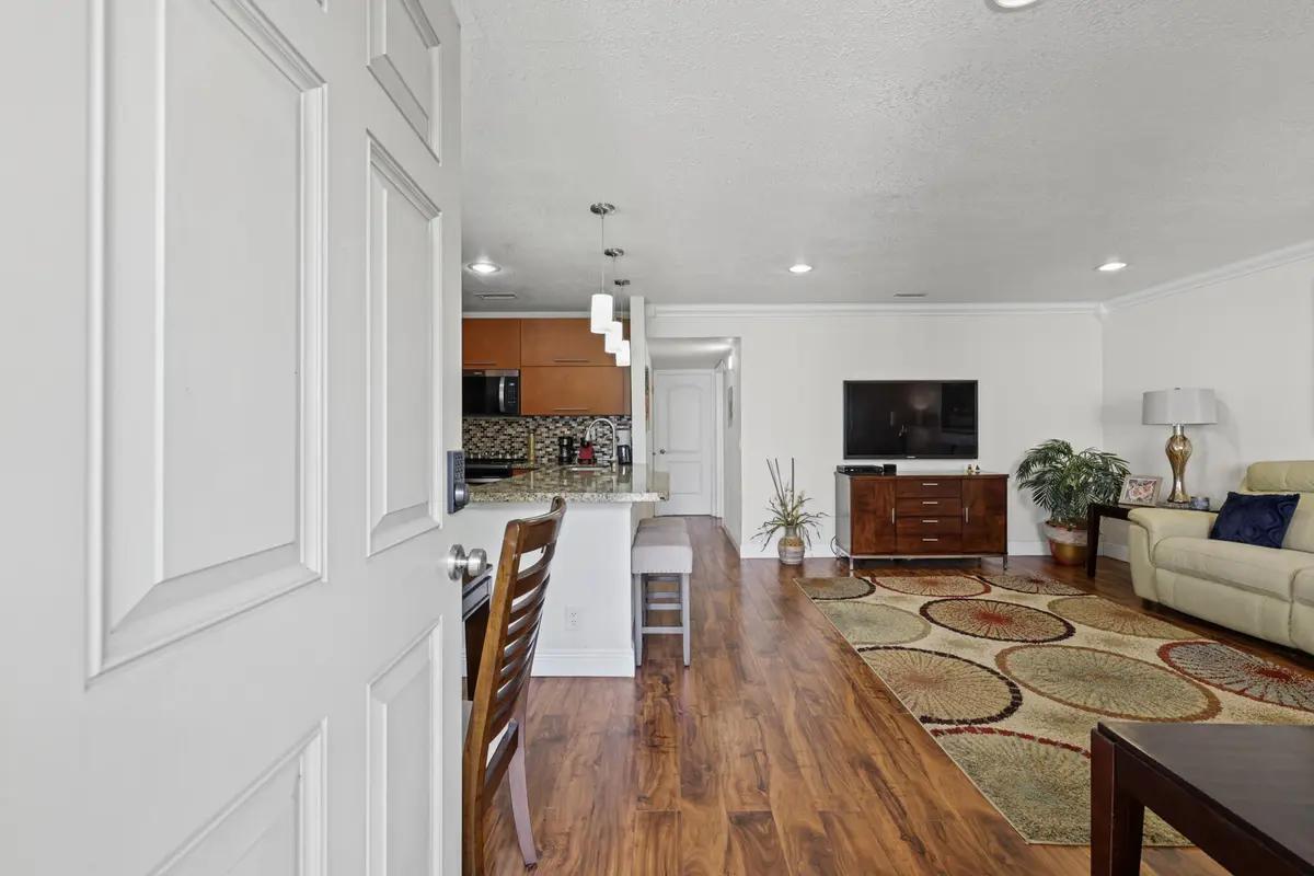 LG-5 at 379 CAPRI H, Delray Beach