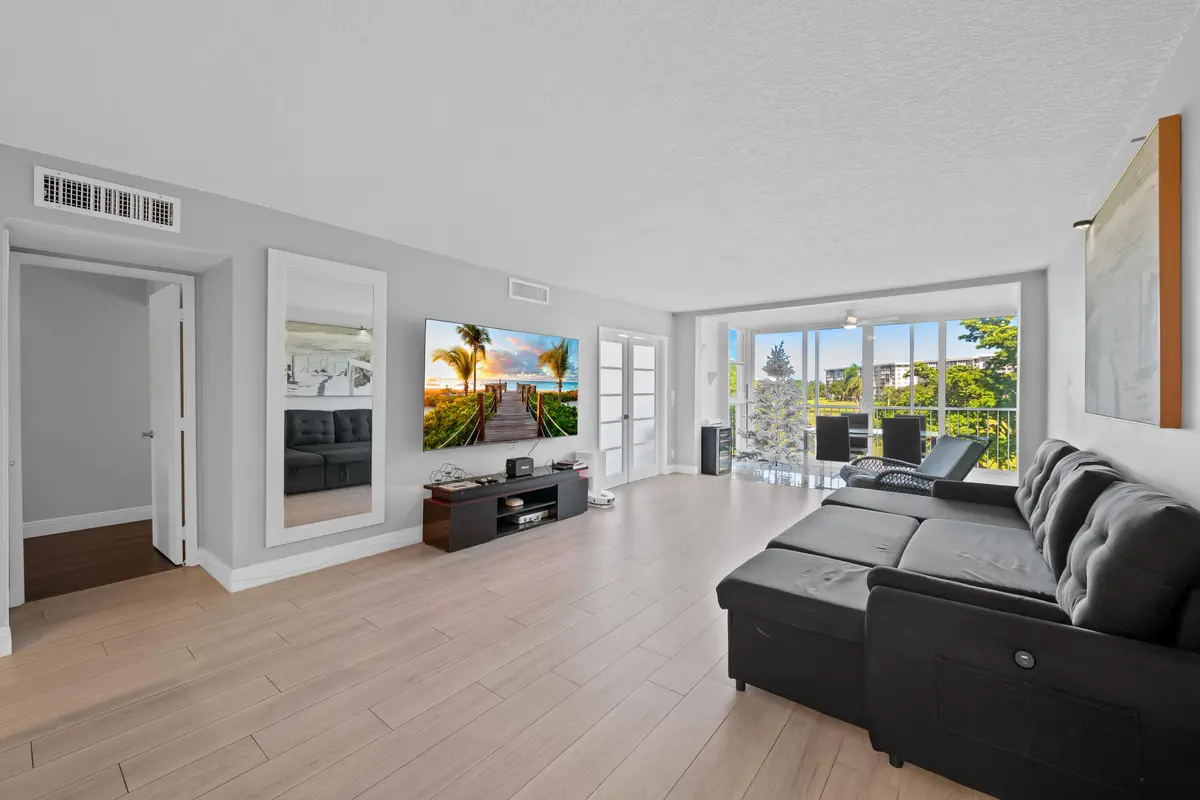 DSC_8709 at 2901 S PALM AIRE Drive 402, Pompano Beach
