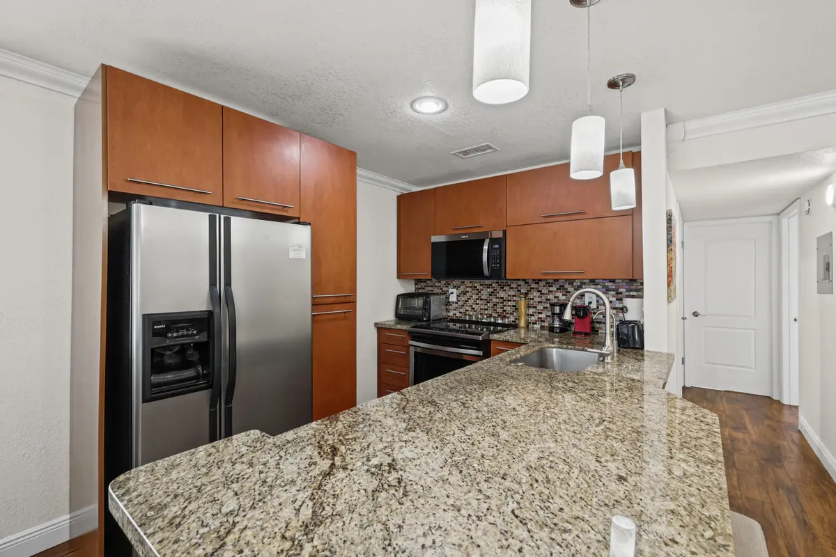 LG-14 at 379 CAPRI H, Delray Beach
