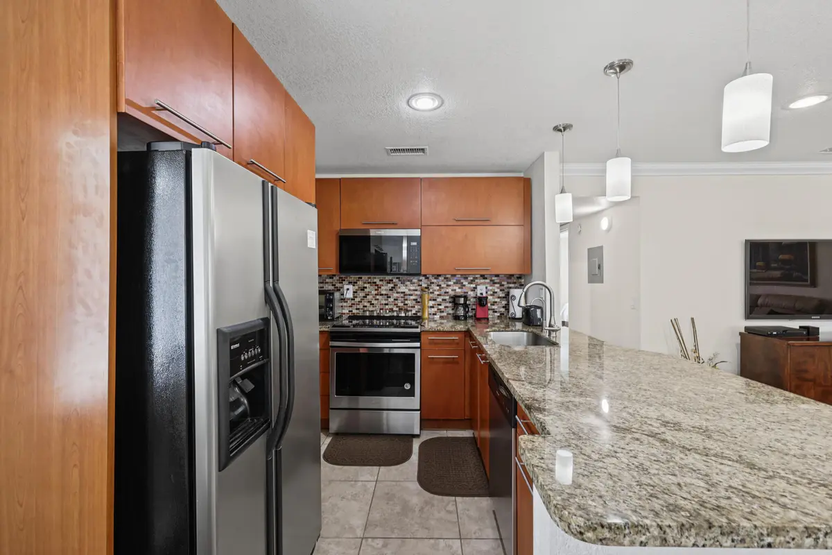 LG-15 at 379 CAPRI H, Delray Beach