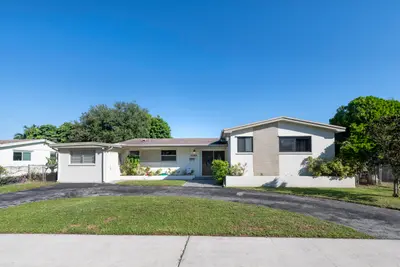 1185 NE 176TH Street, North Miami Beach – Single Family Residence for sale