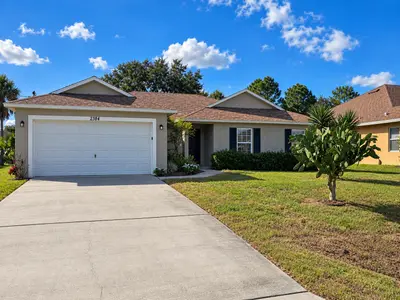 2384 SW Pamona Street, Port St. Lucie – Single Family Residence for sale