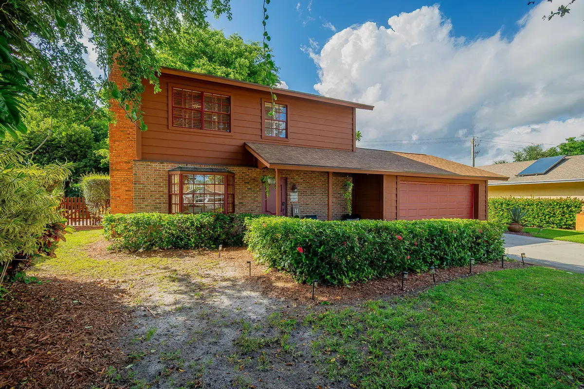 3-web-or-mls-DSC01289 at 1551 Wyndcliff Drive, Wellington