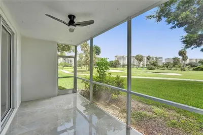 3900 Oaks Clubhouse Drive 107, Pompano Beach – Condominium for rent