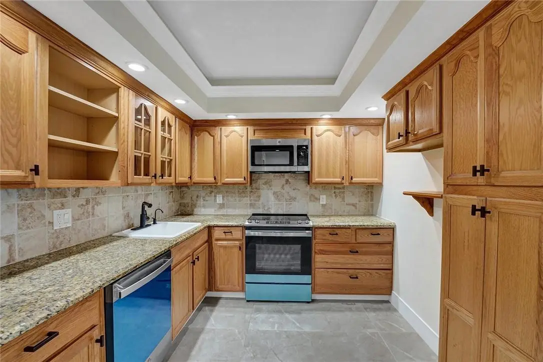 Photo 2 at 3900 Oaks Clubhouse Drive 107, Pompano Beach
