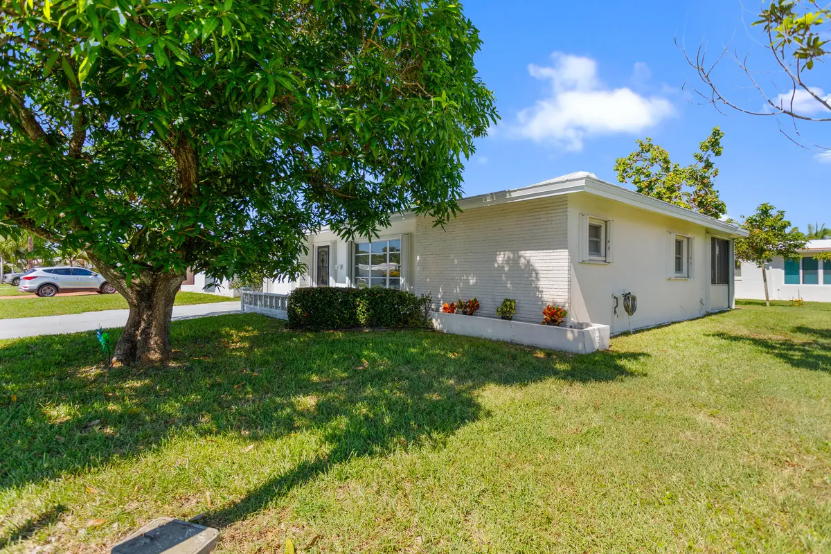 Side Yard at 7101 NW 71ST Street, Tamarac